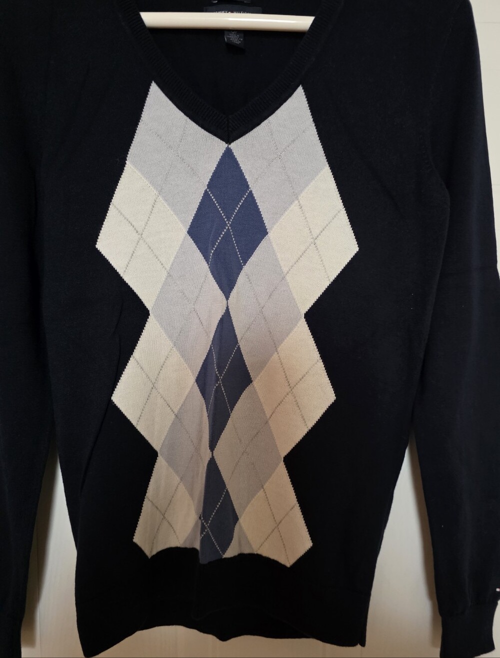 Tommy Hilfiger Blue V-Neck Argyle Pattern Sweater Small - Picture 3 of 9